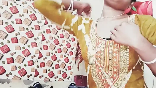 Seans 26. Hintli evli kadın kocasına elle muamele ve sakso çekiyor