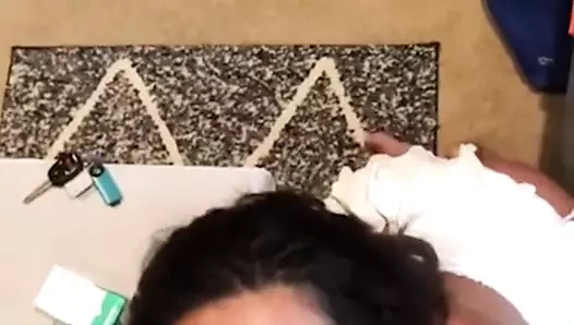 aç latina doldurur onu ağız ile bir büyük horoz