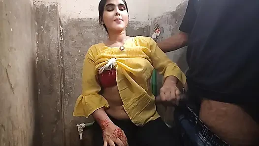 Gerçek evli çift buharlı banyo seansı ve romantik duş samimiyeti