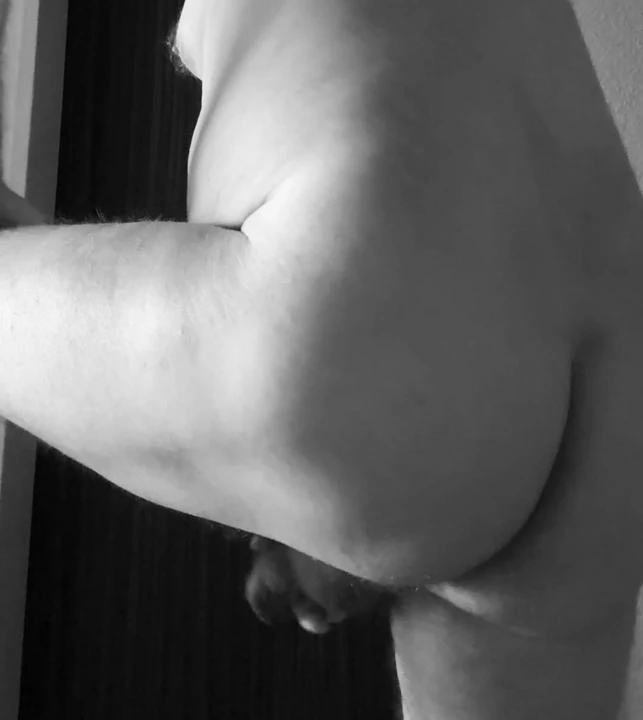 Kısa 68 - arkadan kamerayla mastürbasyon yapıyor. Klaus ve Heike'nin özel isteğiyle. Daha yakında.