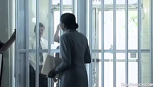 Tera Patrick Lucy Lee'nin birden fazla yarağı emiyor