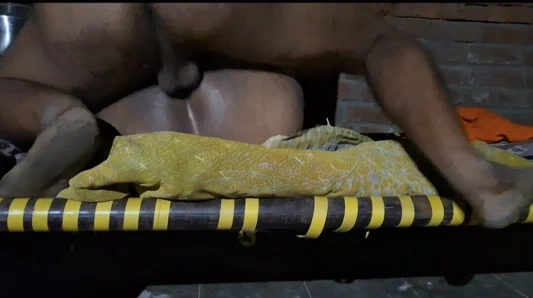 In sister-in-law's house itself, sister-in-law was given a pell, so there was no one in the house, so she called to meet