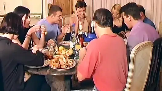 Bu Fransa'dan mükemmel sürtüklerle özel grup seks seansı