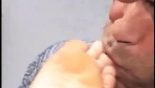 Topuklu döle aç sürtük grup seks sırasında mutant siyah yarağı amına alıyor