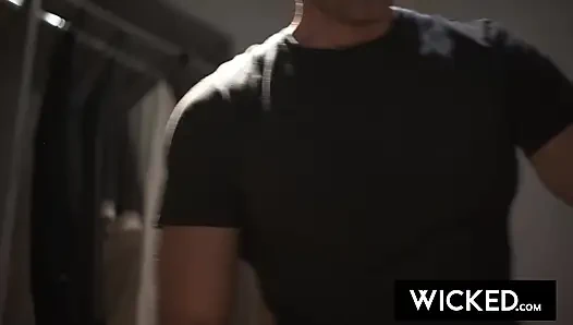Wicked - kimberly kane büyük memeli esmer sert ve derinden sikiliyor