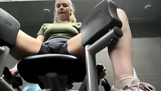 Extreme fucking in the gym with jucielussie