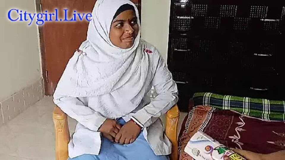 Bangladeşli iyi bir not için öğrencisini öğretmeniyle sikiyor