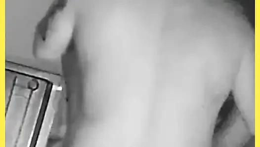 Fışkırtarak yatağımı tamamen ıslak bırakıyor