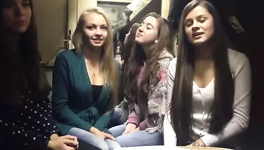 Sizi heyecanlandıracak güzel Rus kızları müziği!