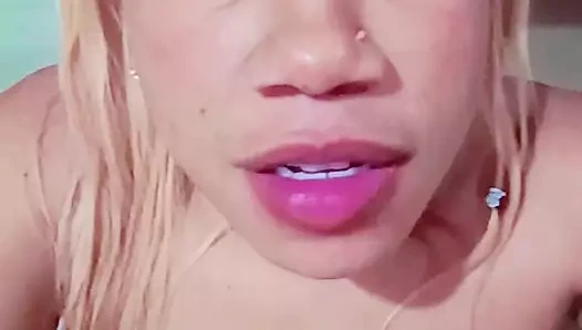 Mutfak zamanı yerdeki barbychocolat ayakları fışkırtarak boşalıyor gözlerinizin klitorisime baktığını hayal edin