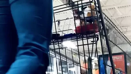 Her gün :) Tam zamanlı kadın kılıklı sürtük sıkı kot pantolonlu sürtük