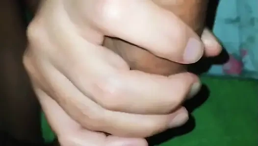 Teyze onu çıplak gördü ve üvey sevgilisinin yarağıyla ilgilenmek istedi.