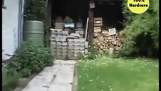 Güneş banyosu yapıyordu ve ben azgındım...