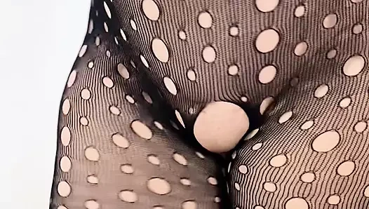 Büyük götlü olgun sarışın şehvetli iç çamaşırı ve lezzetli göğüsleri ile beni baştan çıkarıyor ve onun içine girmemi sağlıyor