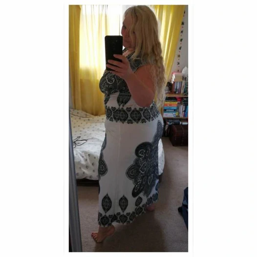 sıkı elbise siyah külot üzerinde anal ev hanımı