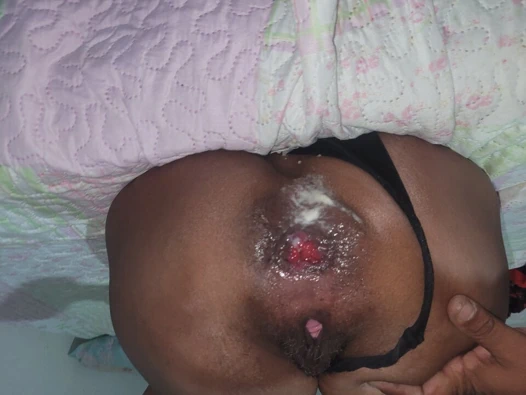 Hizmetçi çok açık anal sarkıyor