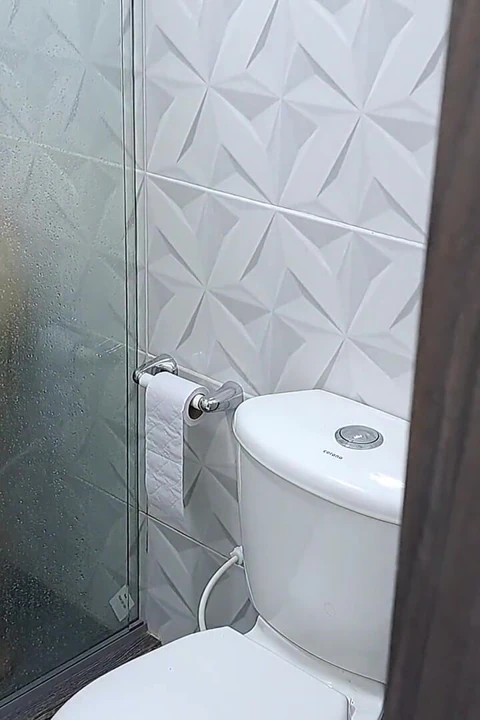 Üvey Annem Banyoda Mastürbasyon Yapıyor