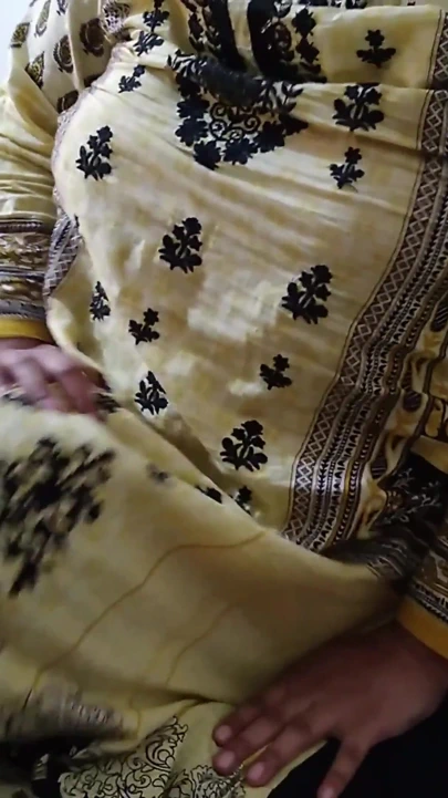 19 yaşındaki desi eski kız arkadaşının evlilik kağıtlarını imzaladıktan sonra prezervatifle sikiliyor