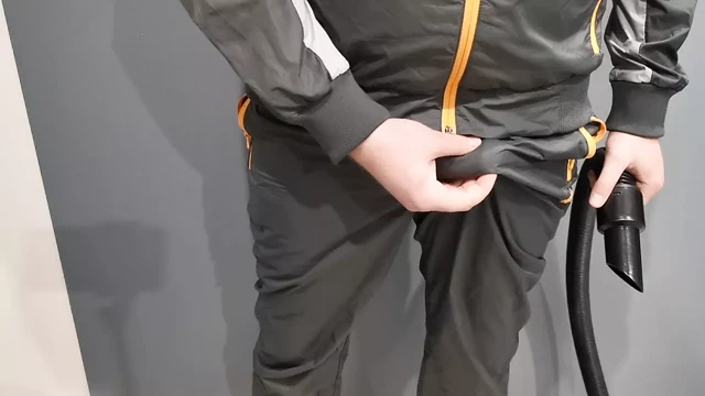 Vacuuming benim horoz içinde naylon eşofman reebok