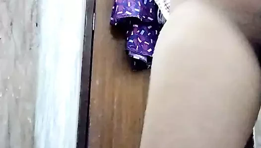 Hint desi kedi kolej kız banyo yalnız anal