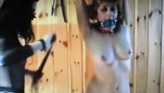 Chienne cathy – kırbaçla ve becer beni