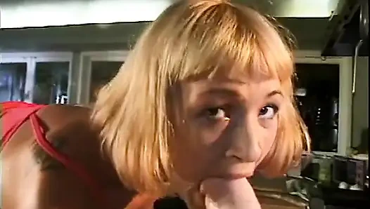 Evli kadınlar evde yalnız: evli kadın #111