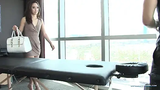 Asyalı masaj fahişesi Mila Jade