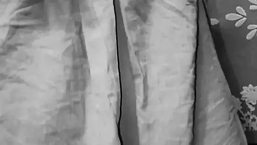 Köylü yenge banyoda işiyor ve kocası tarafından sikiliyor bangla mast videosu