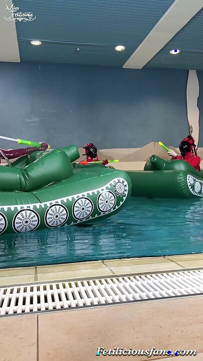 Bayan Fetilicious tank savaşına hazırlanıyor
