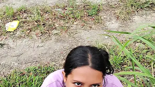 Sikini emmek ve açık havada beni sikmesini istedim, bu gerçekten hoşuma gitmek