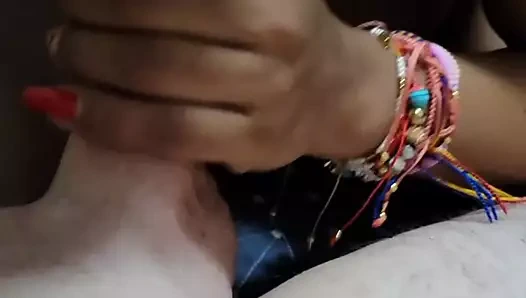 Karımın kız kardeşi sikimi emiyor