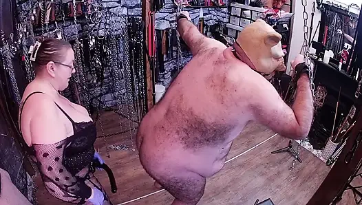 Bölüm 6:- Satana'nın domuzu domina satana ile oyun zamanı için şehre geri döndü!