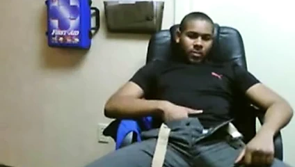 ofiste seksi striptiz çıkıntı