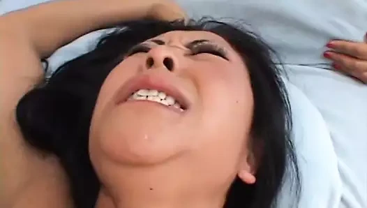 Asya ile güzel büyük memeler berbat bir büyük çük ve gets becerdin içinde ona sıkı am