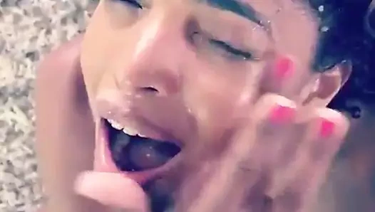 kesilmemiş çük bust içinde siyah kızlar ağız