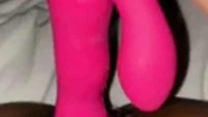 Hintli kız amcığıyla oynuyor