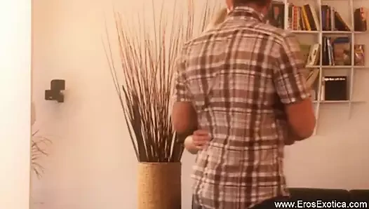 Sarışın tatlım bağlantıyı seviyor