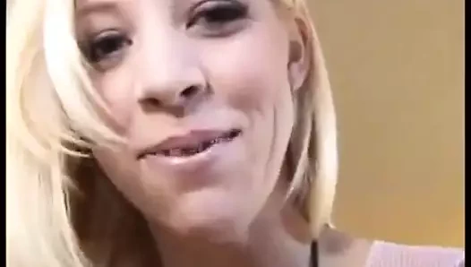 küçük sarışın büyük siyah