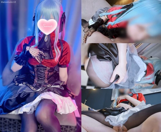 Gotik elbise kostümlü oyuncu seçme kanepesi