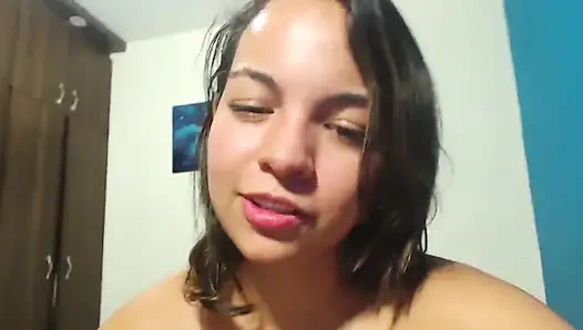 Cinsel fanteziyi tatmin ediyor. Bence kimsenin üstesinden gelemiyebileceği bir zevk