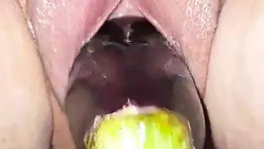 Islak amcığım yeni oyuncağıma bayılıyor