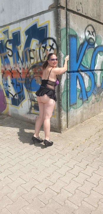 Ben mastürbasyon yaparken bir kullanıcı beni kamerada izliyor