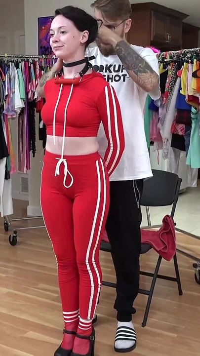 Athena Rayne, Bryan Gozzling'in sert sikişmesinin bağımlısı!
