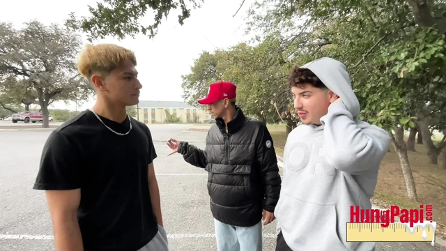 Minik Twink Prezervatifsiz Sikiliyor Üçlü Grup Seks! Tag Team Raw