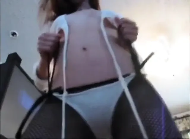 Virgina file çorapla twerk yapıyor
