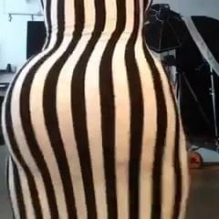 Barbie kabarcık popo