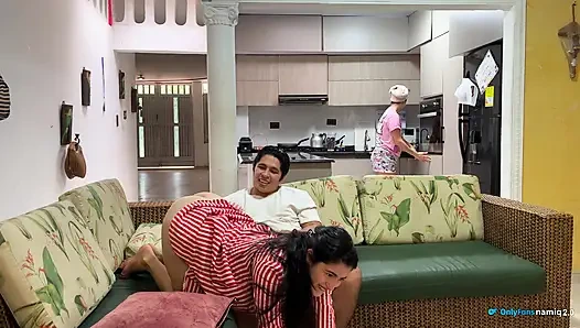 Bu karımın en iyi arkadaşı ve onu önünde siktim!