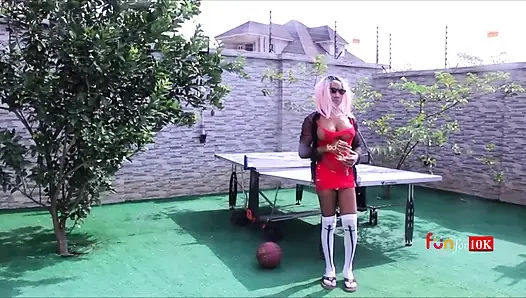 Kimberly ile öğle yemeği yiyor
