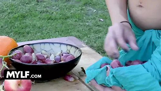 Büyük memeli Crystal Rush boşalma