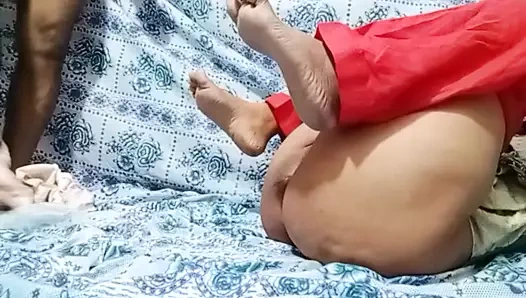 Hintli oğlan ve kız odada seks yapıyor 1755